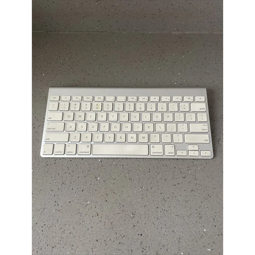 Genuine Apple A1314 wireless bluetooth keyboard not working, AS-IS for parts